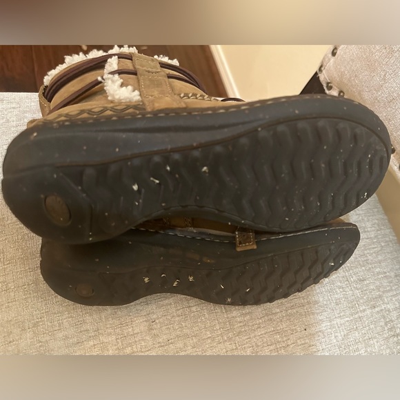 Women's UGG Australia COVE Beige SHEEPSKIN Shearling TAOS Winter BOOTS, size 6 - Picture 6 of 6